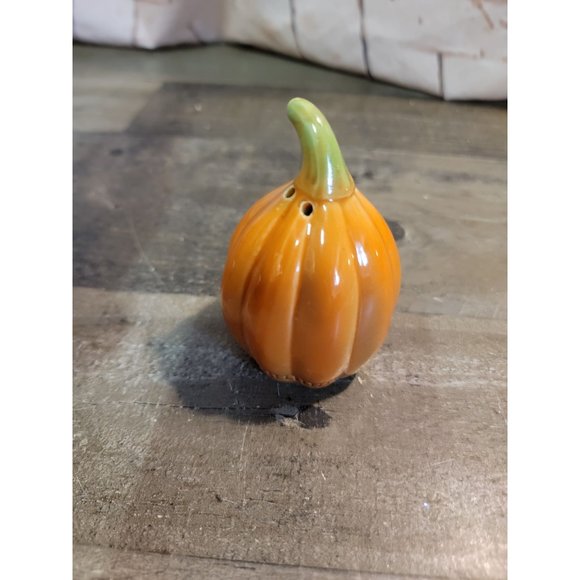 Ceramic Debbie Mumm‎ pumpkin salt shaker fall decor - Picture 4 of 6